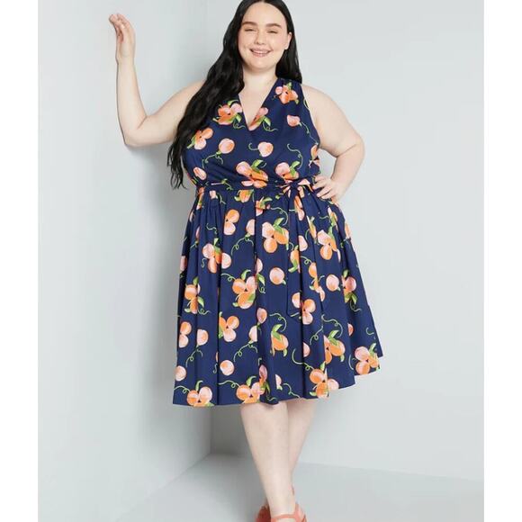 ModCloth Women's Soft Peach Print Instant Energy Faux-Wrap Dress Size 4 Blue NWT - Picture 1 of 9
